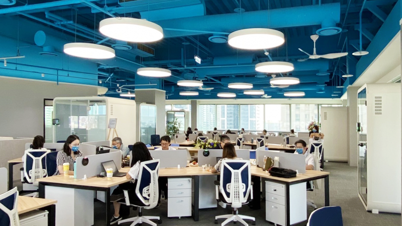 透過高雄據點的「AUO解決方案研發中心」建置，期強化南部人才的延攬及培育